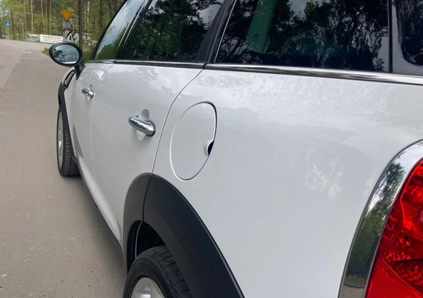 MINI Countryman cena 53900 przebieg: 146000, rok produkcji 2016 z Józefów małe 436